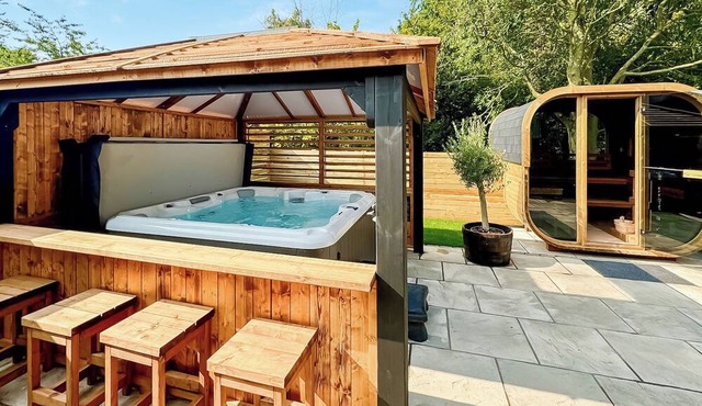 Spa Sensation (Sauna & Hot Tub)