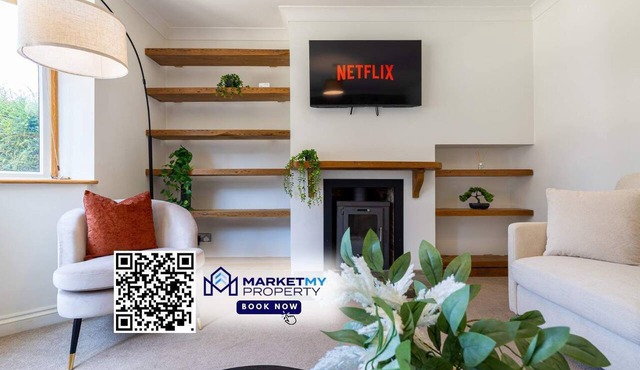 Spacious 4BR Home | Sleeps 9 | Parking | Garden
