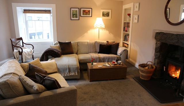 Spacious flat in the heart of Harlech, beach, castle, mountains on your doorstep
