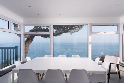 Spacious Home Panoramic Sea Views & Large Garden in Gorran Haven