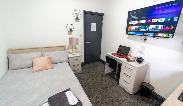 Spacious studio near city centre! in Birmingham