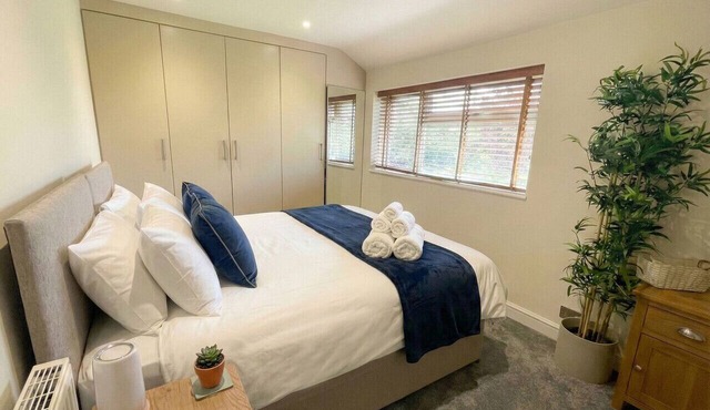 Spacious two bed within Easy Walk to Addenbrookes