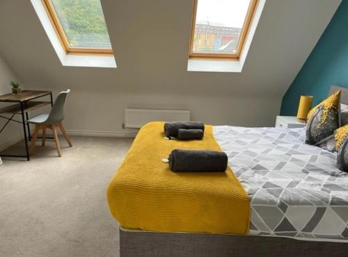 Spring House - Staycation - Perfect for Contractors & Families - 2 Parking Spaces in Dudley