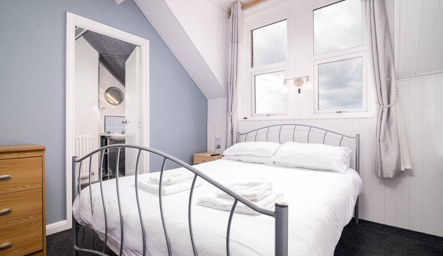 Standard Double & Single Bed, Ensuite