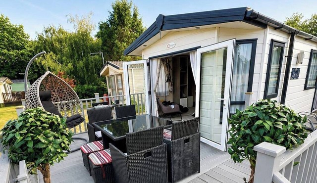 StaticCaravan-6Berth-DogFriendly in Northampton