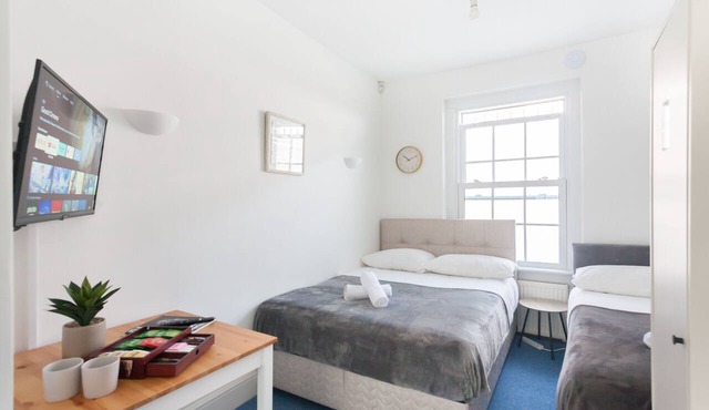 Studio Apartment In Camden Town -1 House