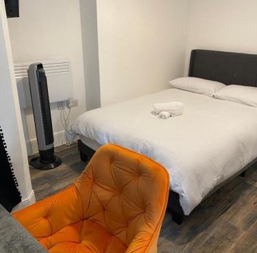 Studio Luxe on Chudleigh C