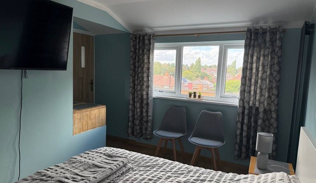 Studio- Sleeps 2- Free Wifi- Luxury Shower
