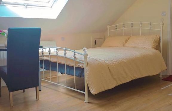 studio with ensuite