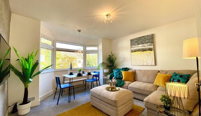Stunning 2 bedroom near the BEACH +free parking