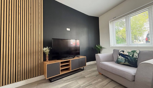 Stylish 3-Bed Executive Home Chislehurst, BR7