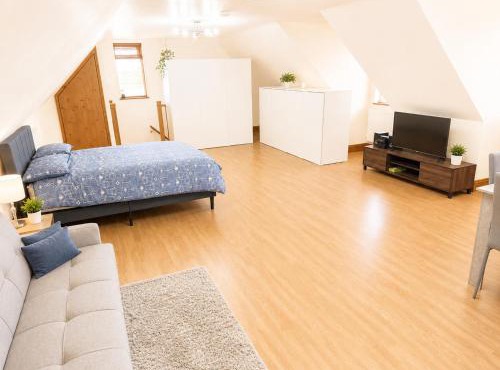 Surridges Studio Sleeps 4 w Parking & Dogs Ok