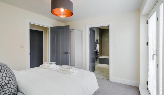 Tailored Stays - Science Park Apartments