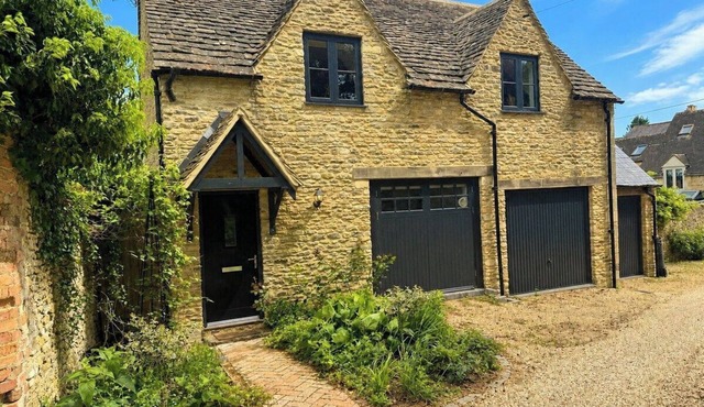 The Carriage House, peaceful, beautiful cottage