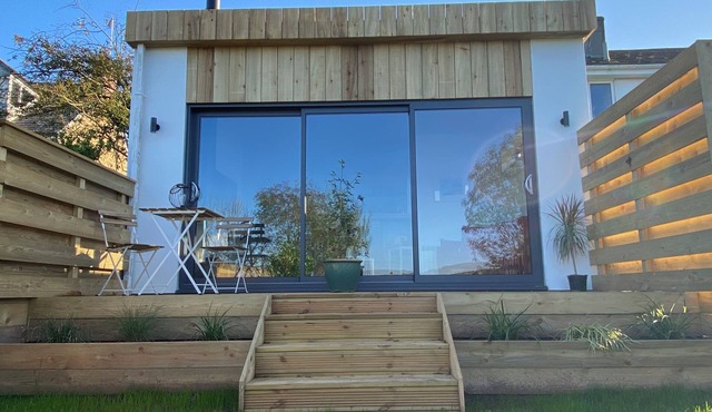 The Hideaway, Stylish, serene space in pretty Cornish village.