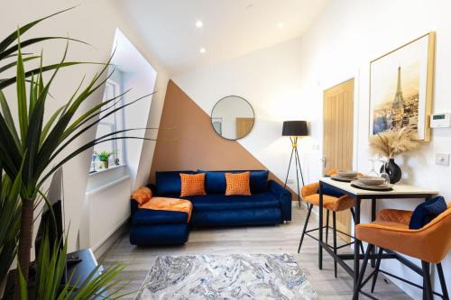 The Lanes Diamond - Sleeps 8 - 2 BR - Central