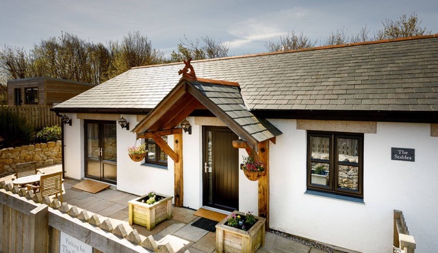 The Stables - Spacious Cottage with Hot Tub