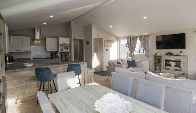 The Three Bears Lodge, Coniston Drive 11