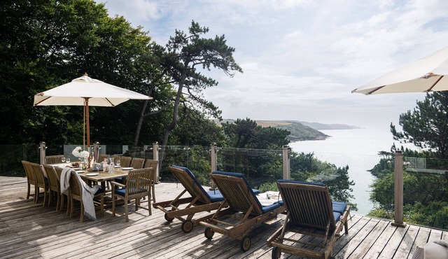 The Wood - a house that sleeps 15 guests in 7 bedrooms