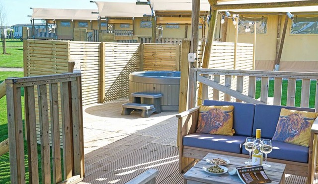 The Woody Safari Tent (Pet)