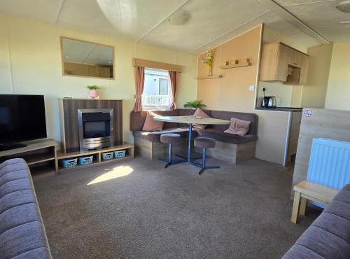 Thornwick bay- xantus grange 60