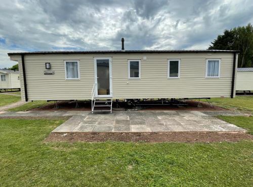 Tidal caravan in Minehead