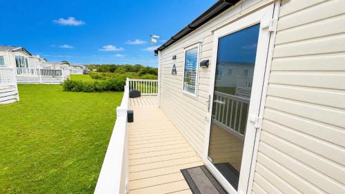 Tide & Anchor - Newperran 102