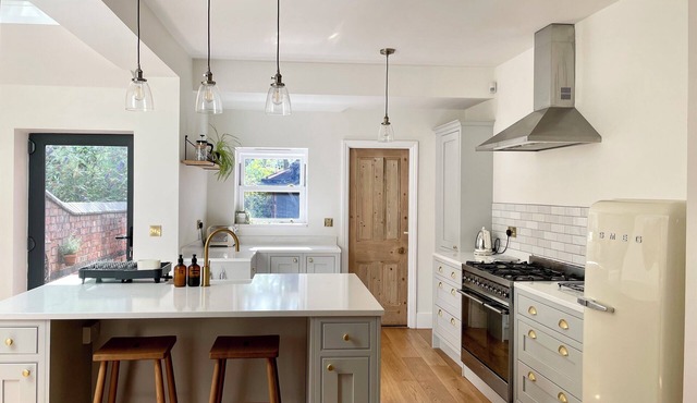 Two Bed Victorian Townhouse Opposite QE/University in Harborne