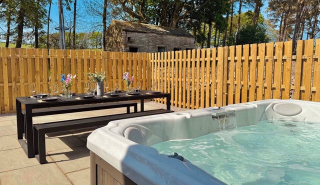 Two-Home Dales Estate · Sleeps 18 · Yorkshire
