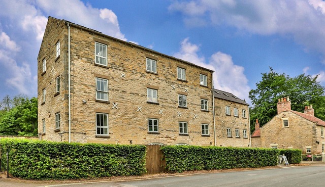 Victory Mill - Apartment One in Pickering