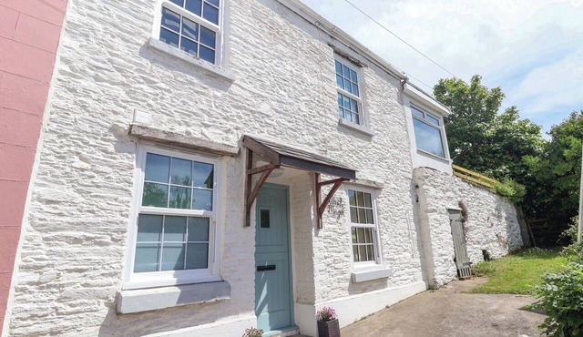 WALNUT MAJOR, pet friendly, with open fire in Aveton Gifford