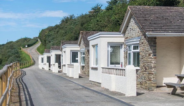 Waney Edge 4 | 2 Bed Chalet Sleeps 6