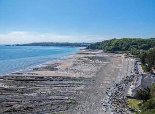 Waterfront 2 - 2 Bedroom Apartment - Wisemans Bridge in Stepaside