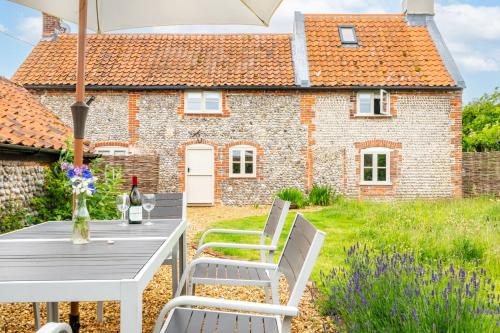 White End in Salthouse
