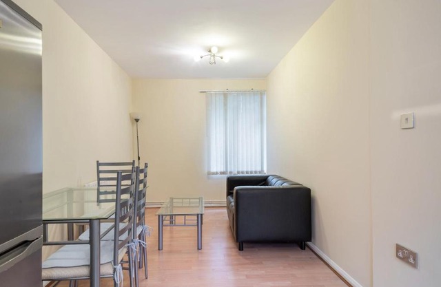 Amazing 2 Bed Apt, Sleeps 4 nr Canada Water