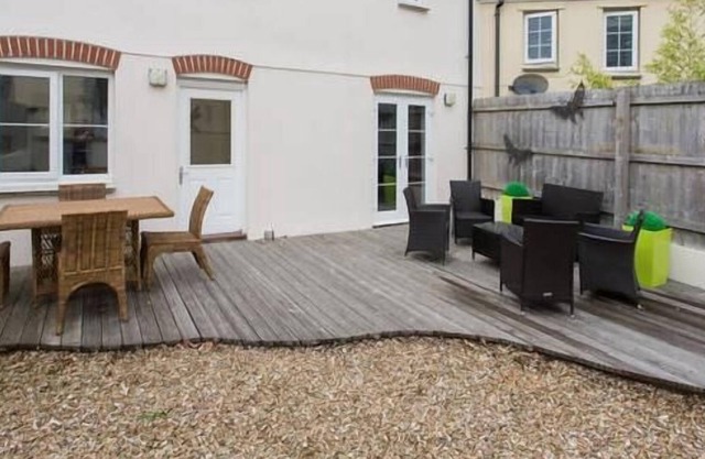 Deluxe Three-Bedroom Cottage with Private Terrace