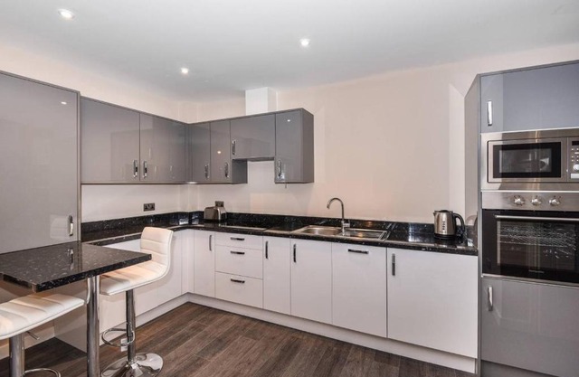 MAGNA HOUSE #FLAT6 in Egham