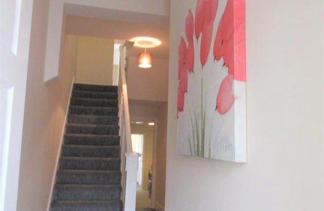 Spacious Flat Heaton
