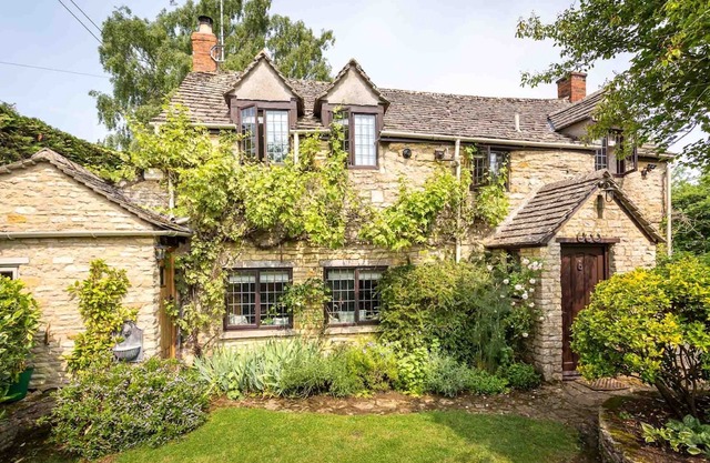 The Forge is a beautifully refurbished Cotswold stone cottage with a lovely private garden.