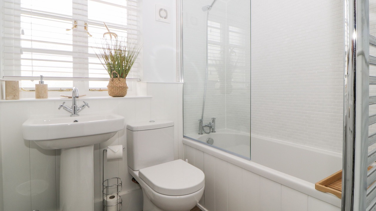 Photo of Bathroom in Turnchapel