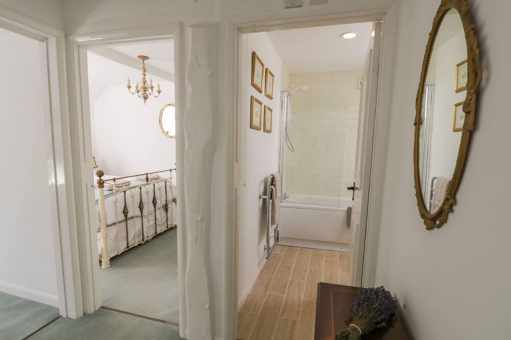 Photo of Bedroom in Snowshill Village