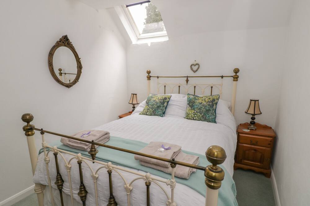 Photo of Bedroom in Snowshill Village