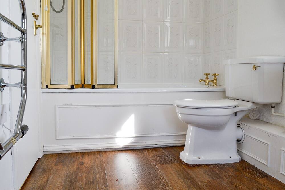 Photo of Bathroom in Bourton