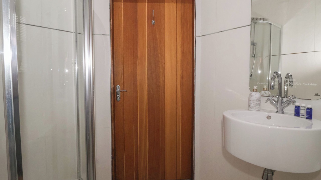 Photo of Bathroom in Weaverthorpe