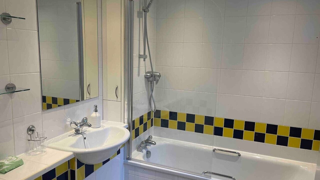 Photo of Bathroom in Tower Hill