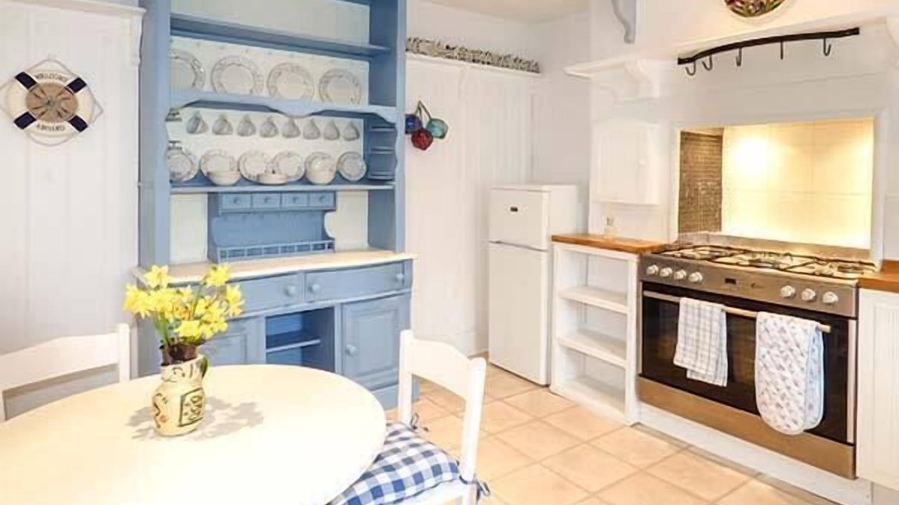Photo of Kitchen in Torquay City Centre