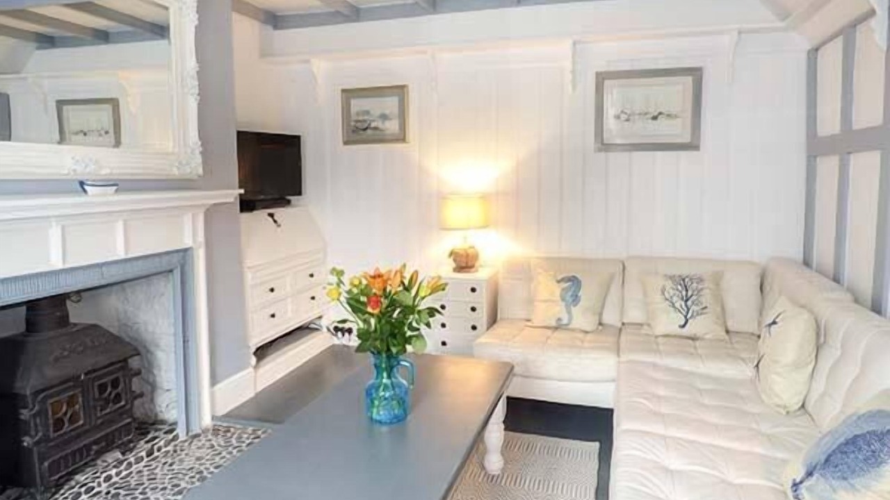 Photo of Livingroom in Torquay City Centre