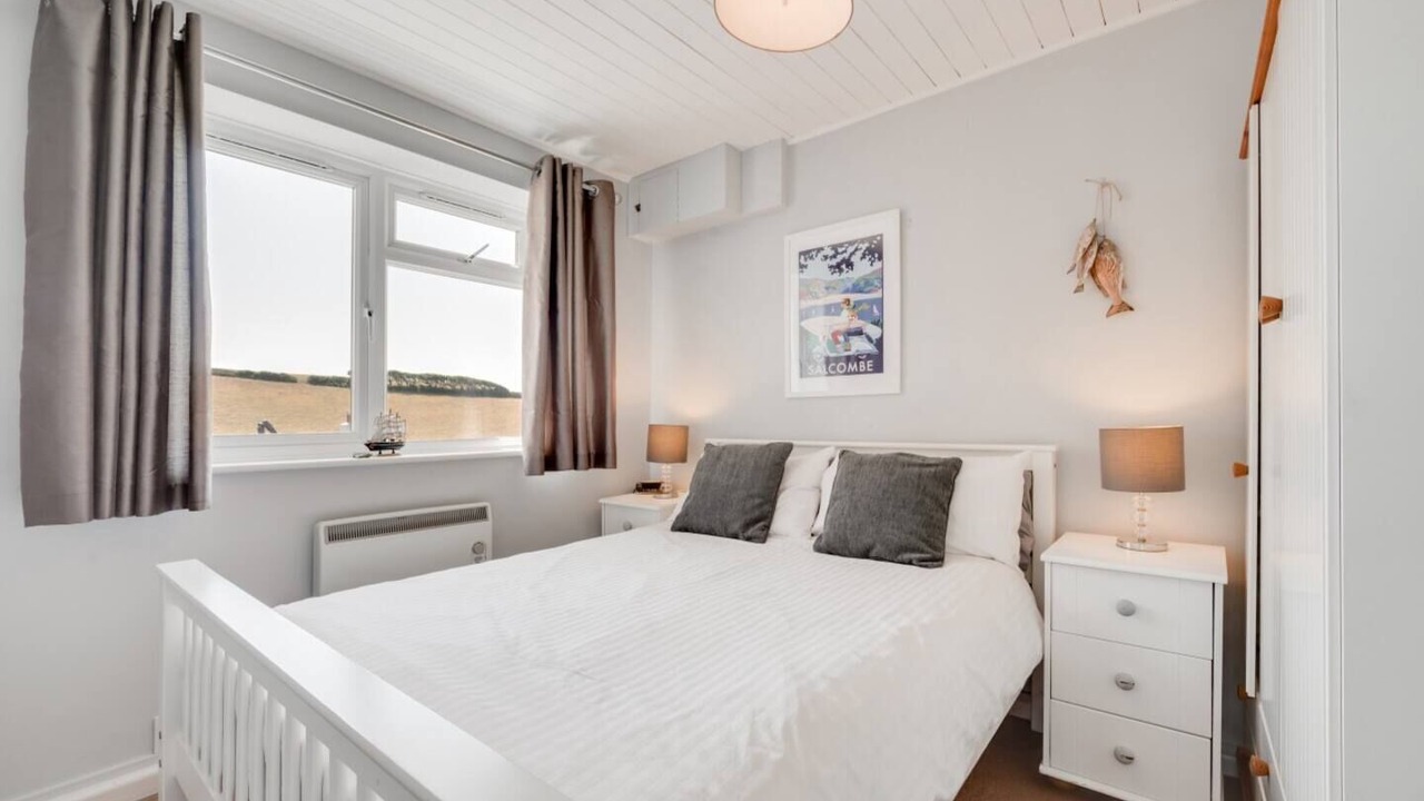 Photo of Bedroom in Hope-Cove