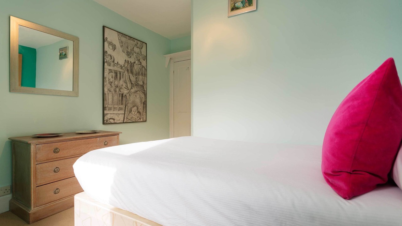 Photo of Bedroom in Ravenscourt Park