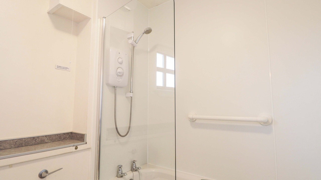 Photo of Bathroom in Poolewe